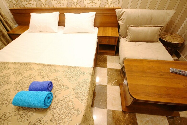 Hostal Saratov Guest House