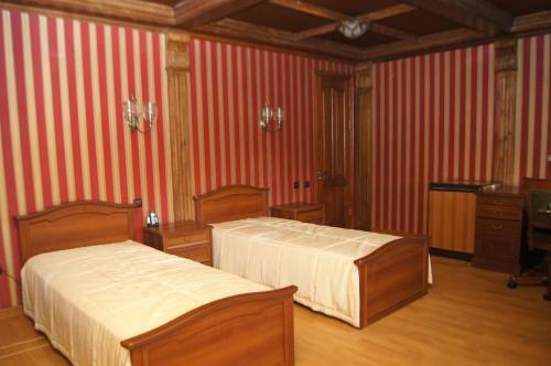 Dynasty Hotel