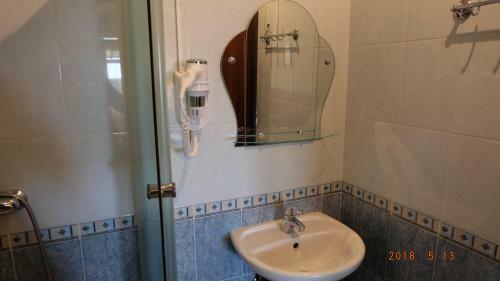 Hostal Adlerok Guest House