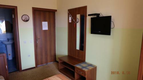 Hostal Adlerok Guest House