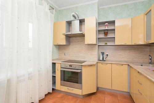 Apartment On Hohryakova 74