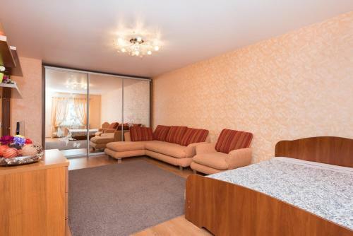 Apartment On Hohryakova 74