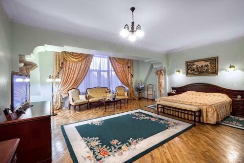 Chebotarev Hotel