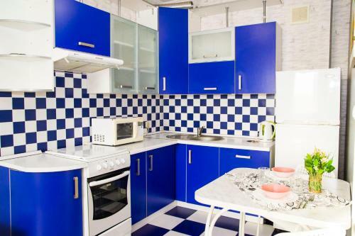 Rent-?????? Apartment Zhukova 144