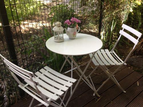 Hostal Bamboo Khutor Guest House