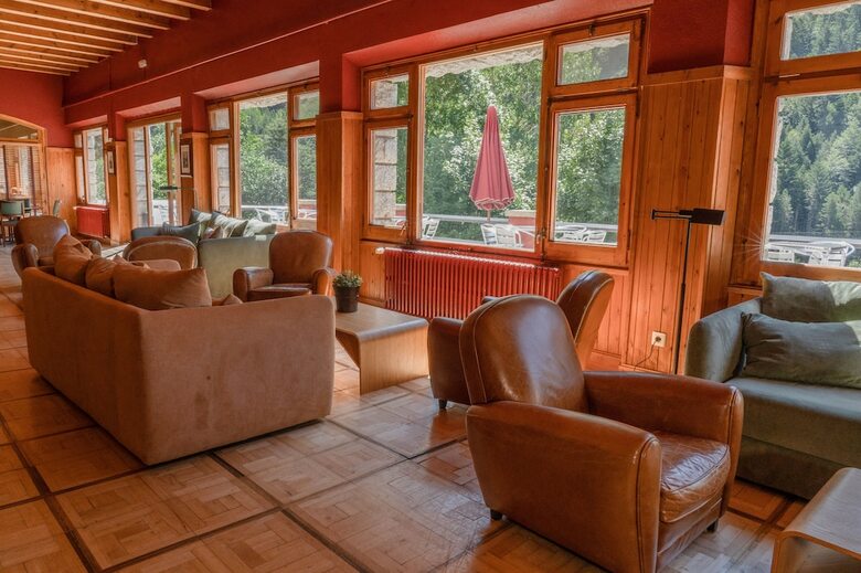 Hotel Manantial