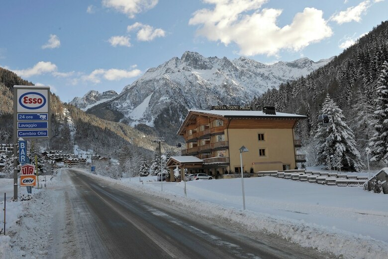 Hotel Garn� Pegr�