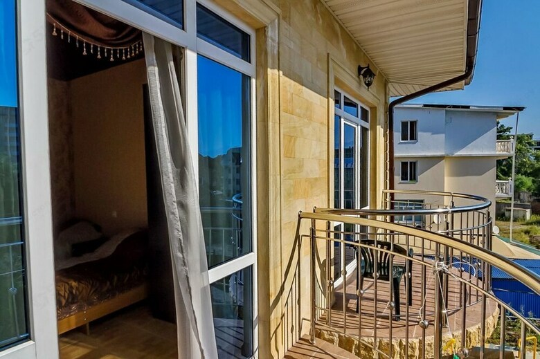 Hostal Elmira Guest House