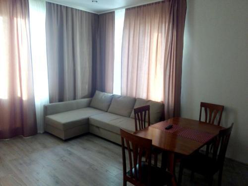 Apartment Semyi Shamshinykh 20