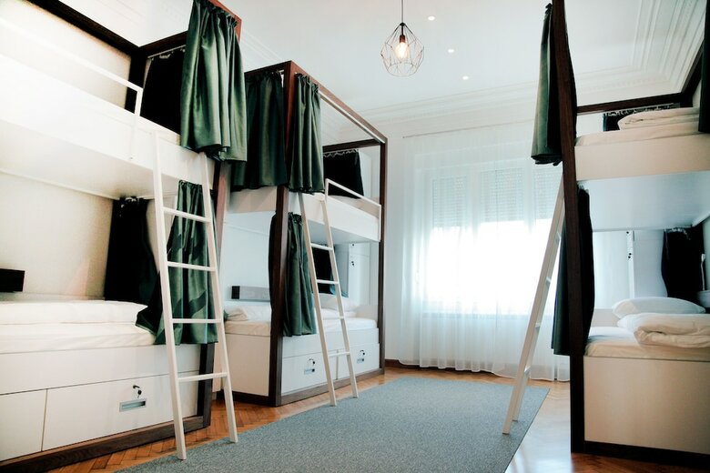 Hostel Karavan Inn