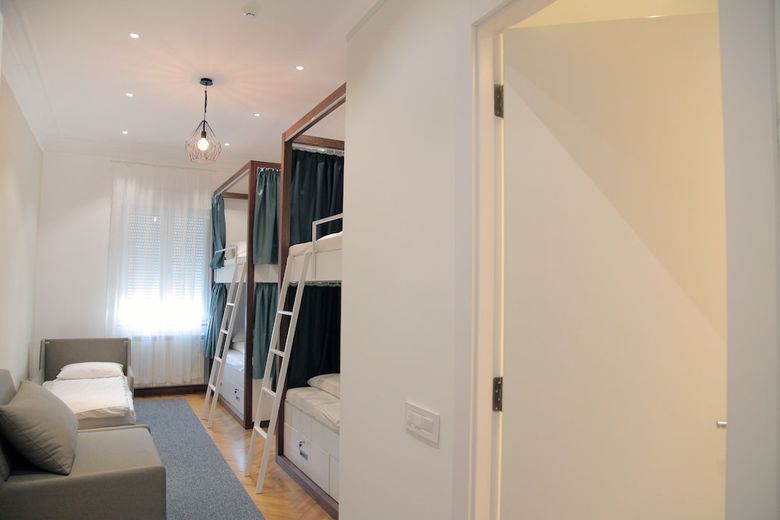 Hostel Karavan Inn