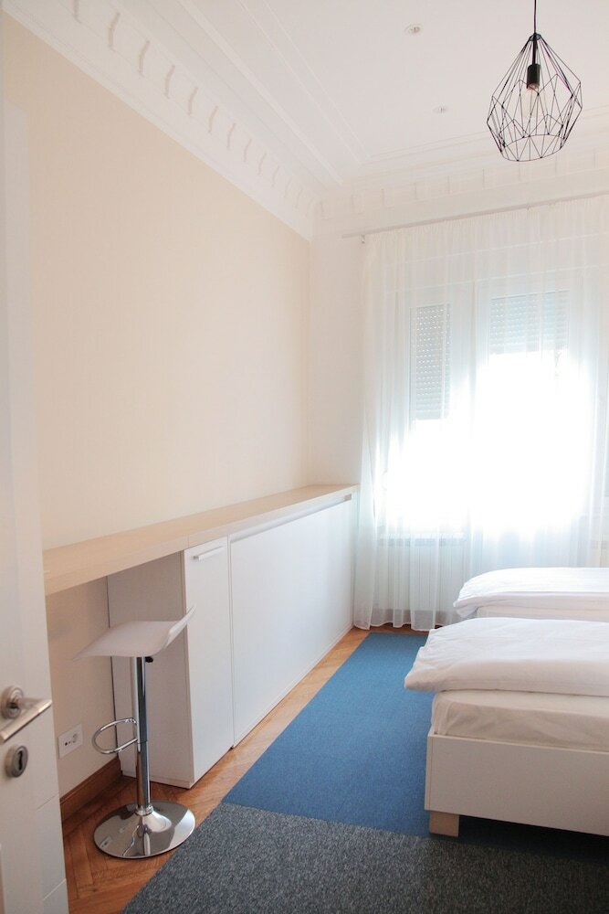 Hostel Karavan Inn