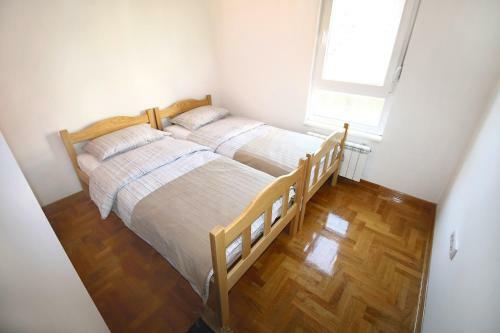 Shining Apartment