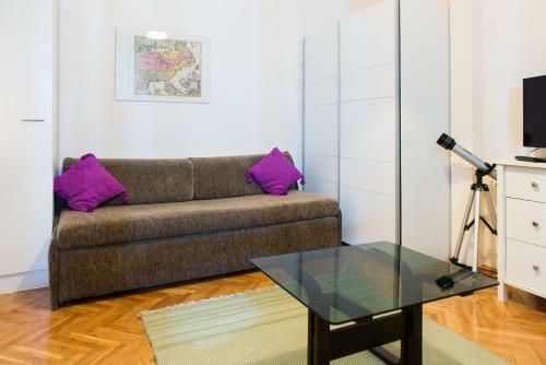 Central Golden Apartment