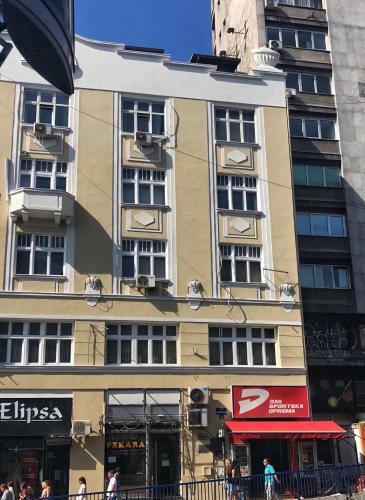 Hostal Metropoliten Rooms