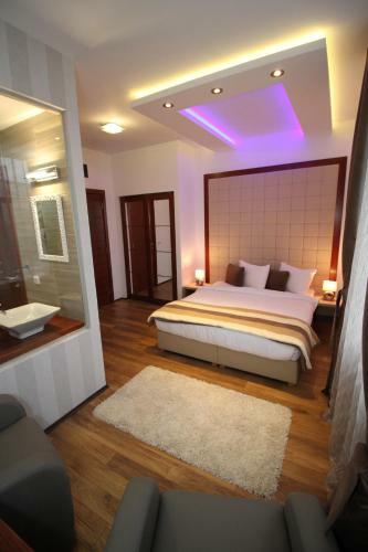 Hostal Metropoliten Rooms