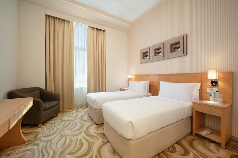 Oaks Liwa Heights Hotel Apartments