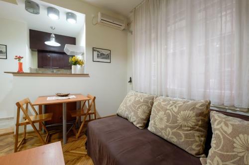 M&m Downtown Apartment