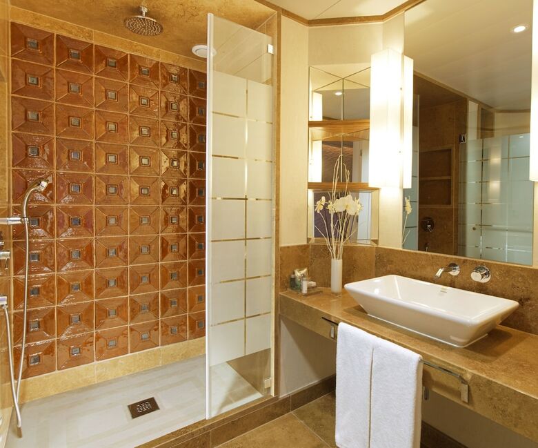 Real Marina Hotel & Spa