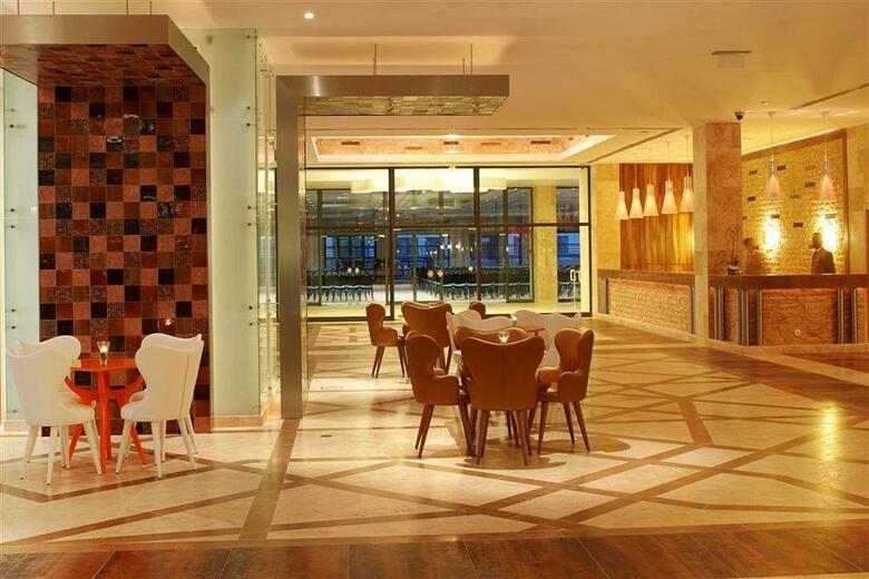 Real Marina Hotel & Spa