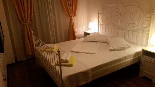 Apartment Dyana White Summerland