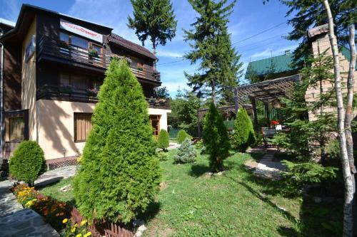 Hostal Pensiunea Crescent