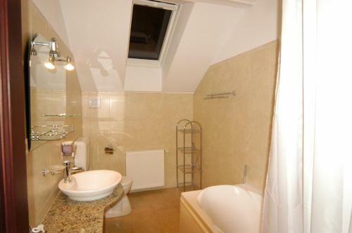 Hostal Pensiunea Casa Doina