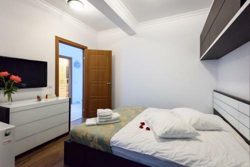 Raluca Apartment