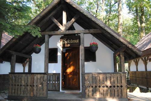 Cornul Vanatorului Bungalows