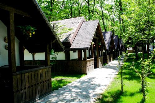 Cornul Vanatorului Bungalows