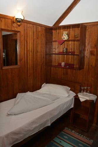 Cornul Vanatorului Bungalows