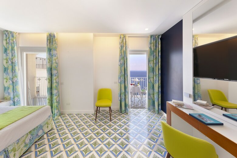 Grand Hotel Riviera(.)