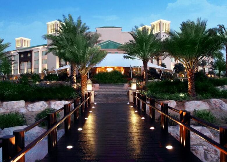 Hotel Desert Island Resort And Spa By Anantara