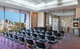 Crystal Towers Hotel And Spa