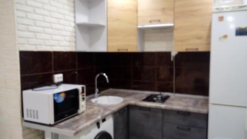 Apartment On Trekhsvyatskaya 28