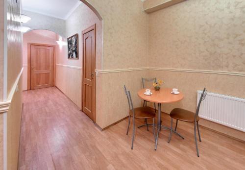 Nevsky Row Hotel - Nevsky 100