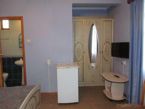 Hostal Lidiya Guest House