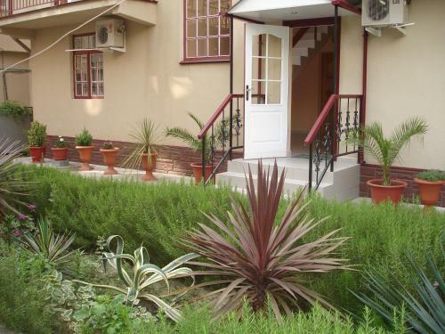 Hostal Lidiya Guest House