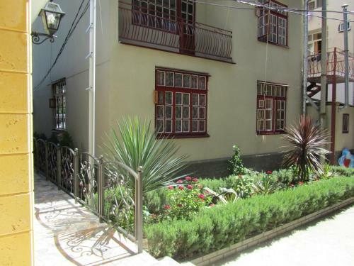 Hostal Lidiya Guest House