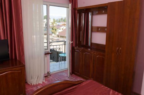 Hostal Bely Aist Guest House