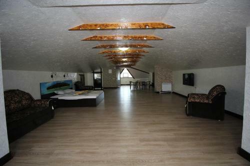 Hostal U Oksani Guest House