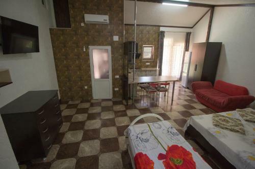 Hostal U Oksani Guest House