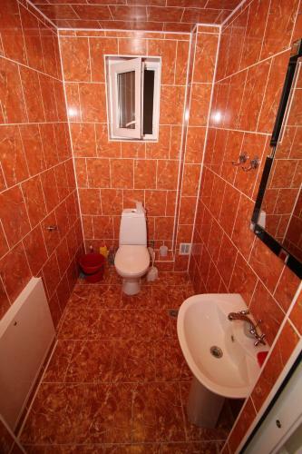 Hostal U Oksani Guest House