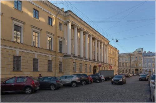 Apartments On Italianskaya 1