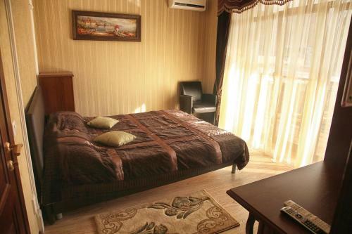 Hostal Dinastiya Guest House