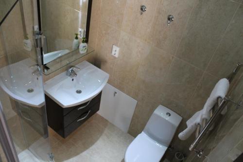 Hostal Dinastiya Guest House