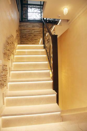 Hostal Dinastiya Guest House