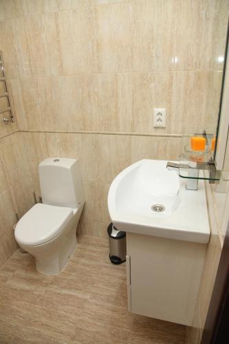 Hostal Dinastiya Guest House