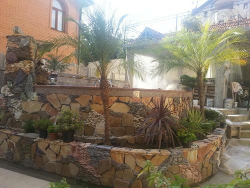 Hostal Dinastiya Guest House