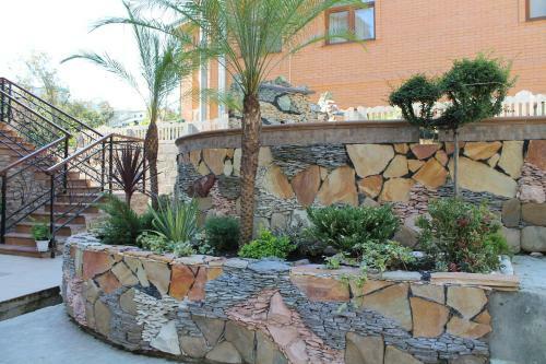 Hostal Dinastiya Guest House